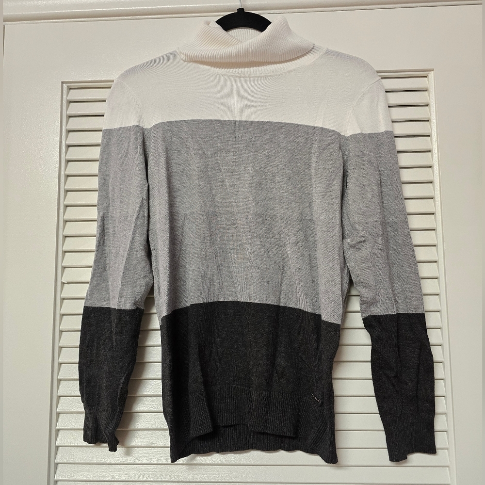 Calvin Klein - Grey & White Stripe Long-Sleeve Turtleneck Top